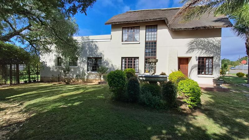 4 Bedroom Property for Sale in Albertinia Western Cape